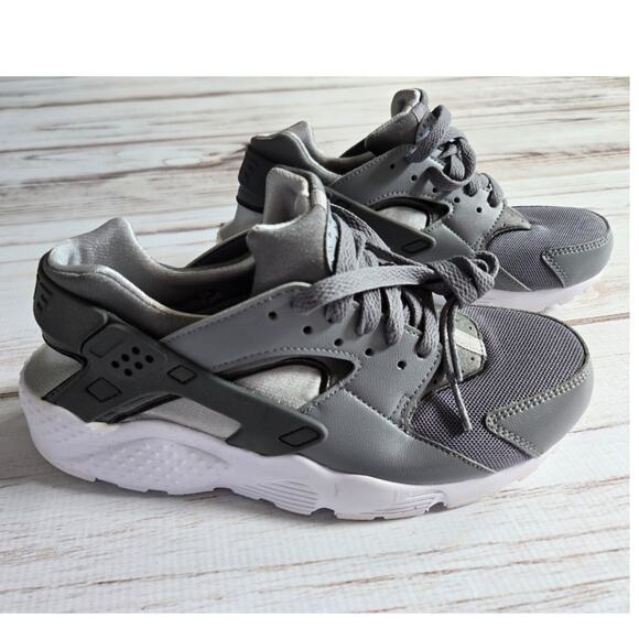 womens nike air zoom strong 2